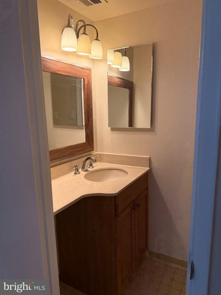 3330 Huntley Square Dr #T1 - Photo 7 of 9