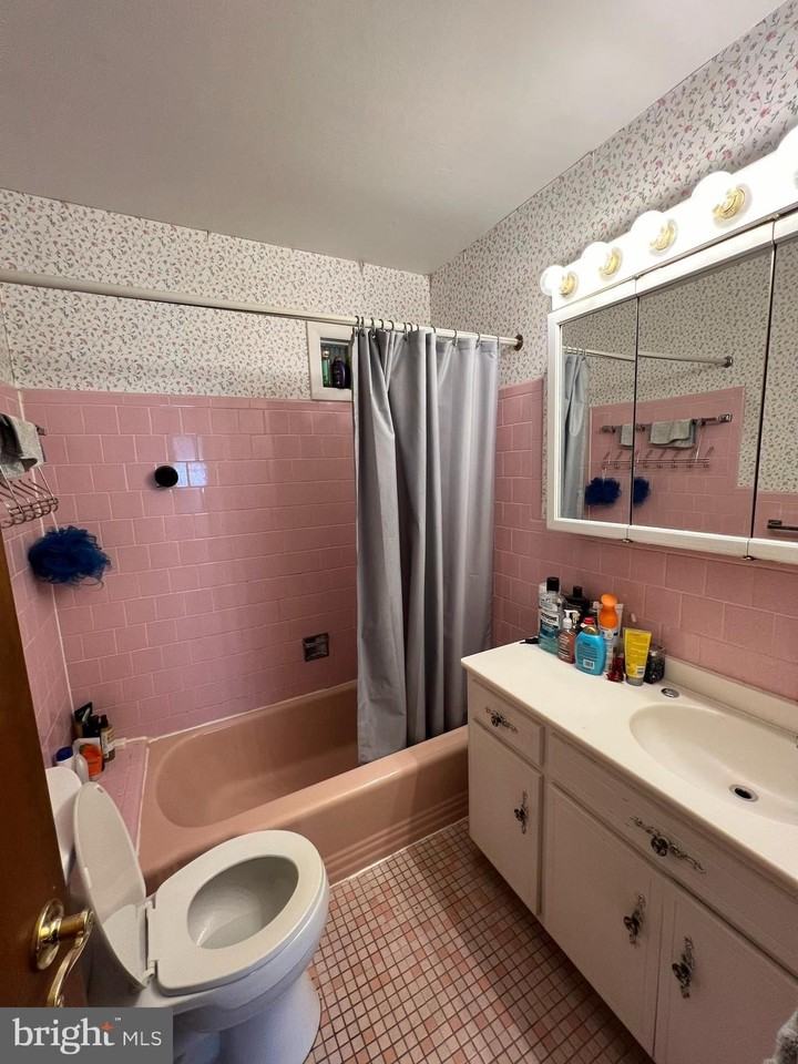 9221 Davidson St - Photo 4 of 24