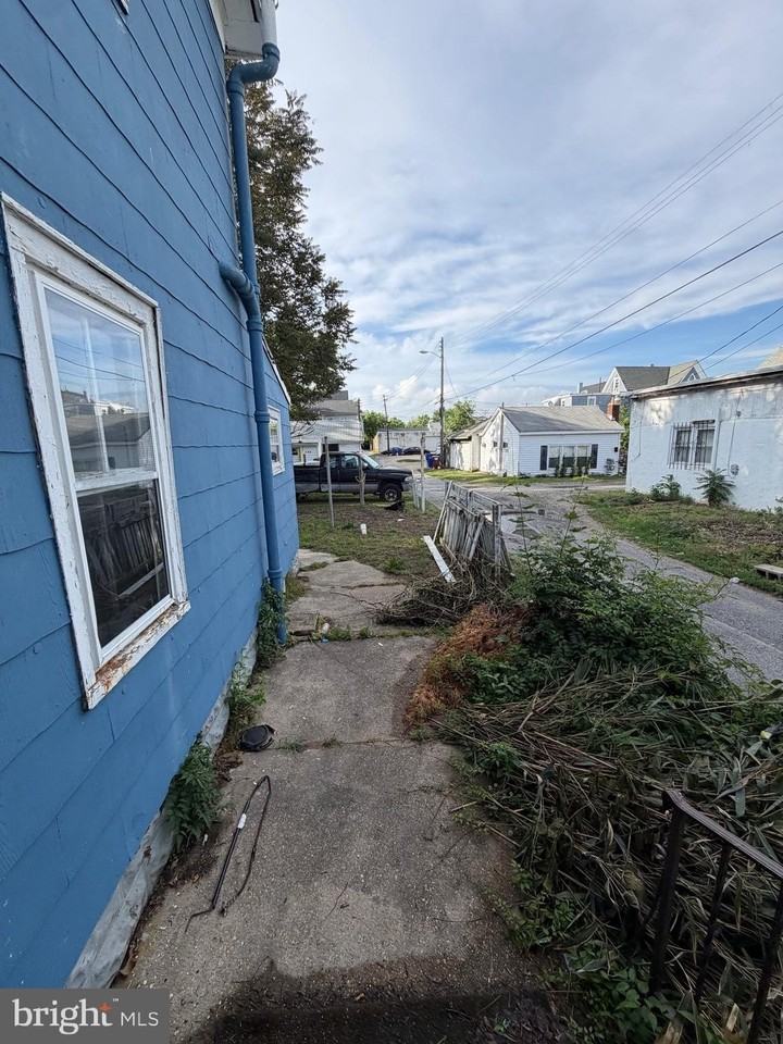 12 Green St E - Photo 4 of 5