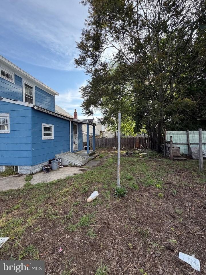 12 Green St E - Photo 5 of 5
