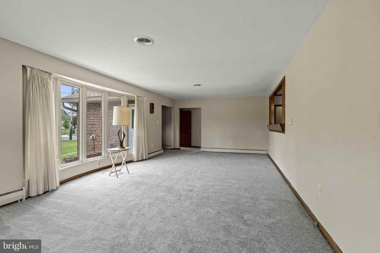 819 Mercer St - Photo 5 of 31