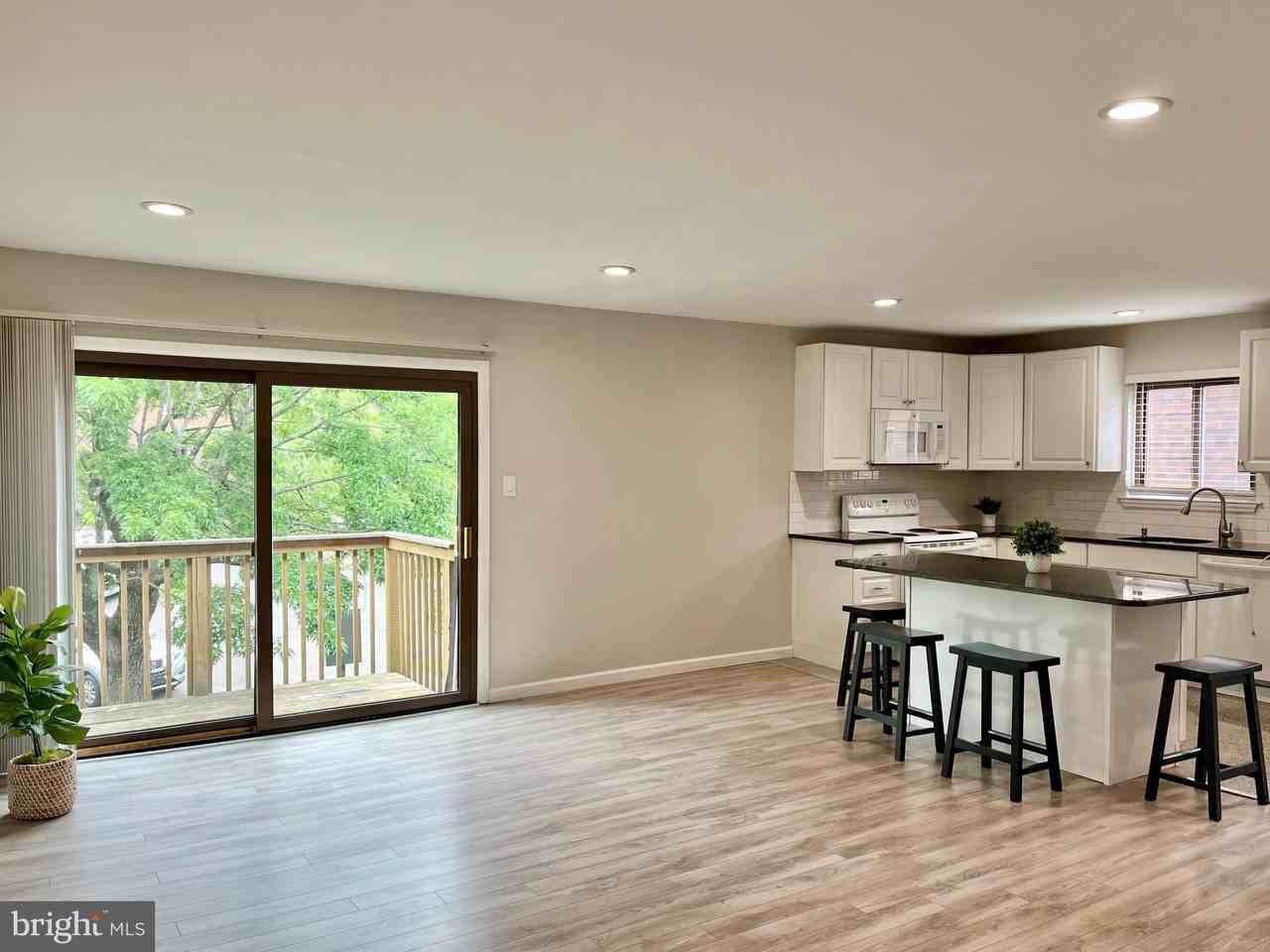 702 Meadow Woods Ln - Photo 3 of 20