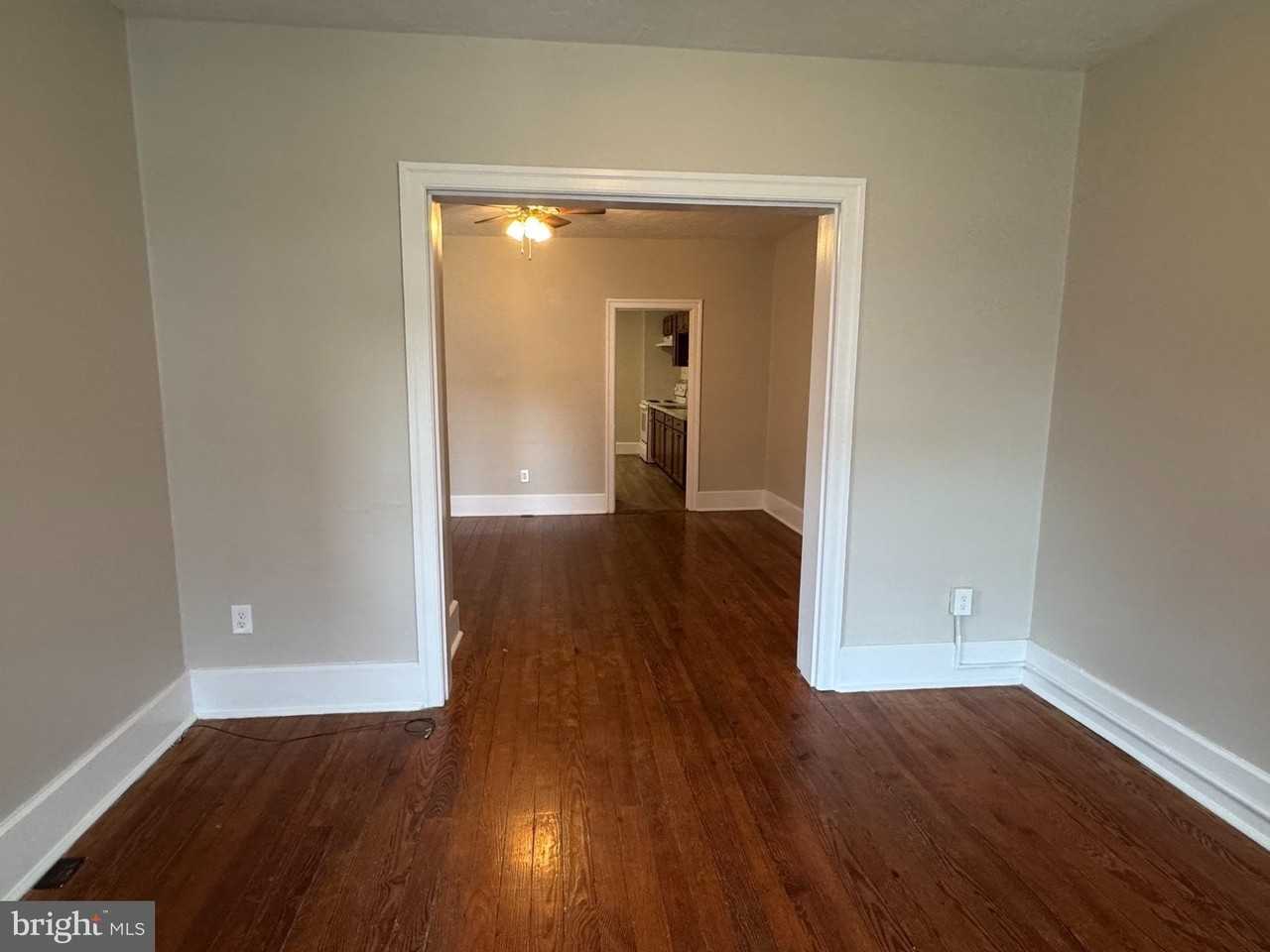 453 W Middle St - Photo 2 of 13