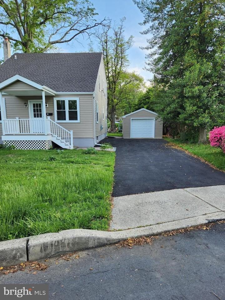 20 Oak Ave - Photo 2 of 29