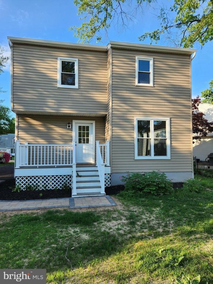 20 Oak Ave - Photo 4 of 29
