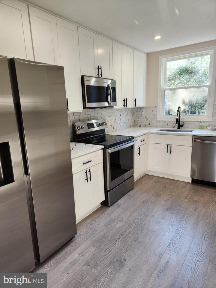 20 Oak Ave - Photo 5 of 29