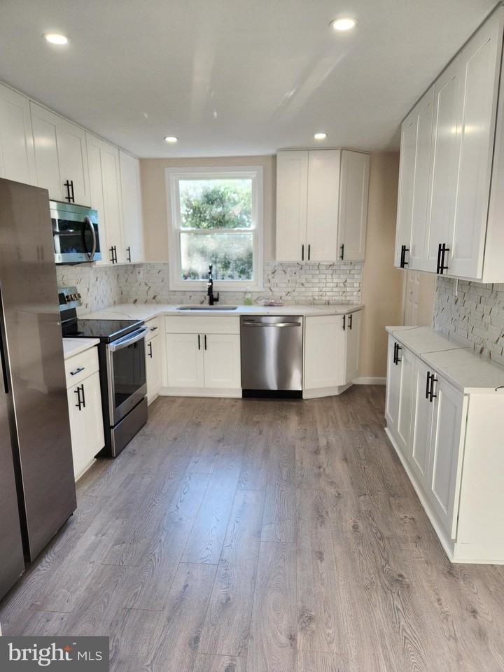 20 Oak Ave - Photo 7 of 29