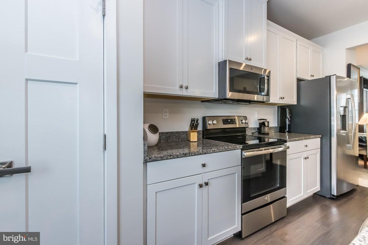 225 S Adams St - Photo 7 of 27