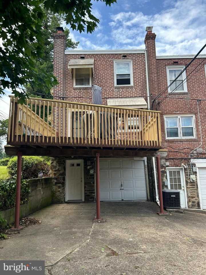 2 Winthrop Rd - Photo 3 of 11