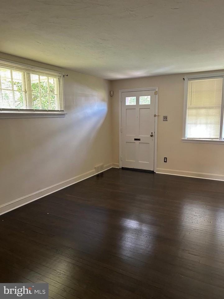 2 Winthrop Rd - Photo 5 of 11
