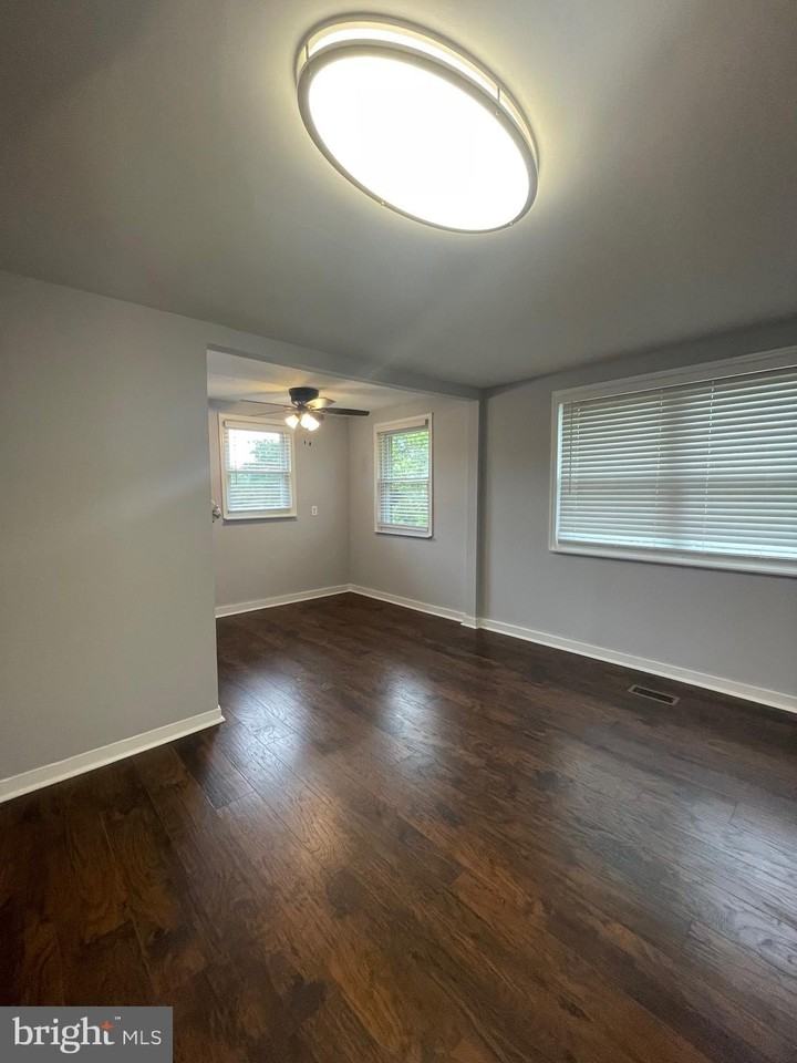 20 Greenhill Rd #B - Photo 5 of 22
