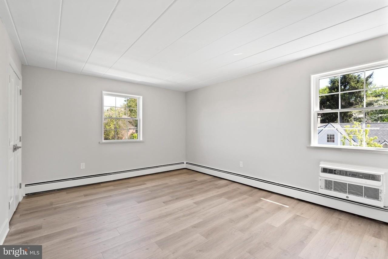 100 Windermere Ave #204 - Photo 3 of 8