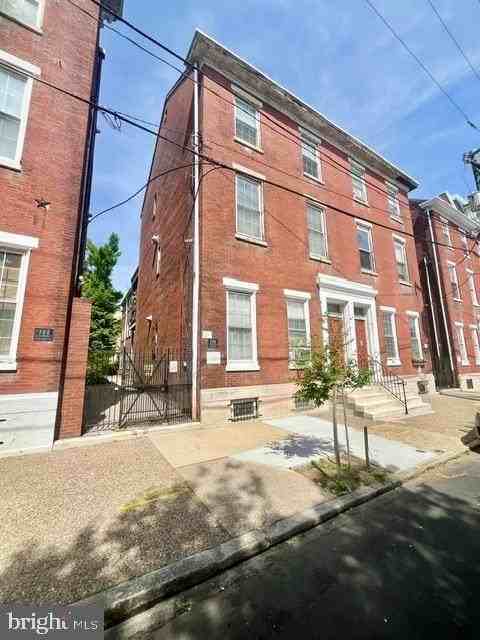 708 N Franklin St #FL3 - Photo 2 of 34