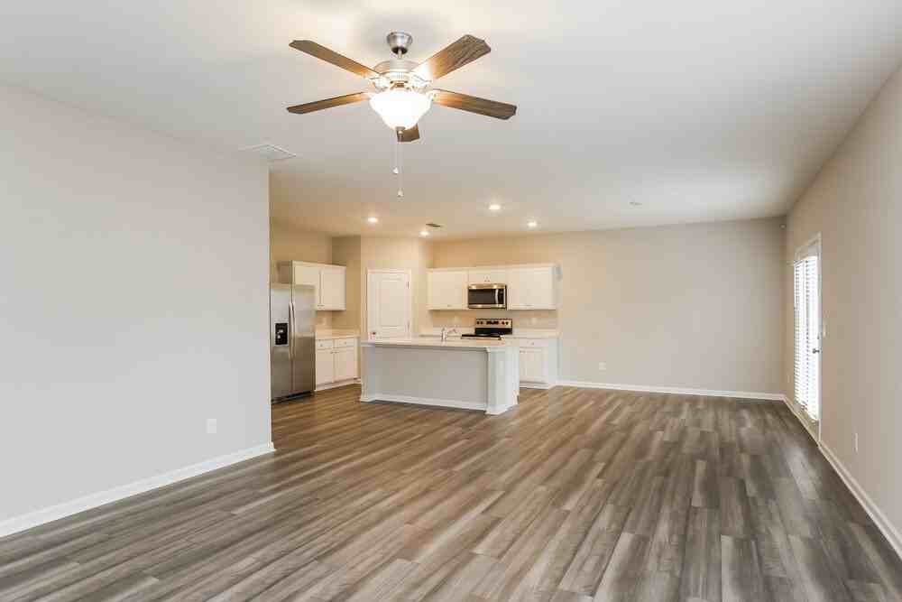 50 Hyde Park - Photo 4 of 17