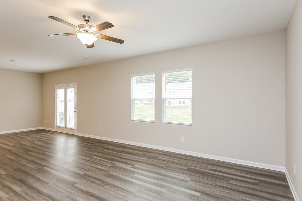 50 Hyde Park - Photo 5 of 17