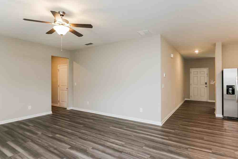 50 Hyde Park - Photo 6 of 17