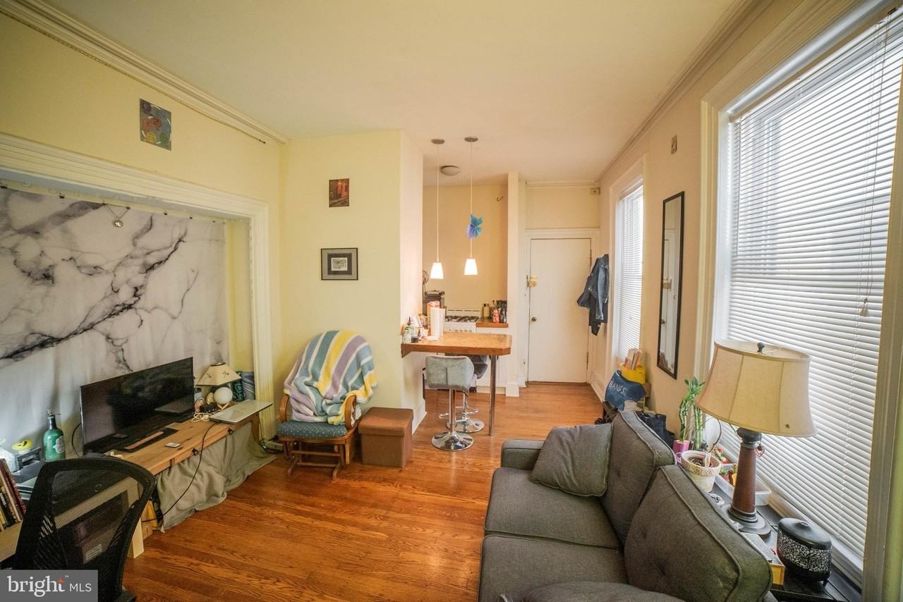 257 S 20th St #2R - Photo 3 of 12