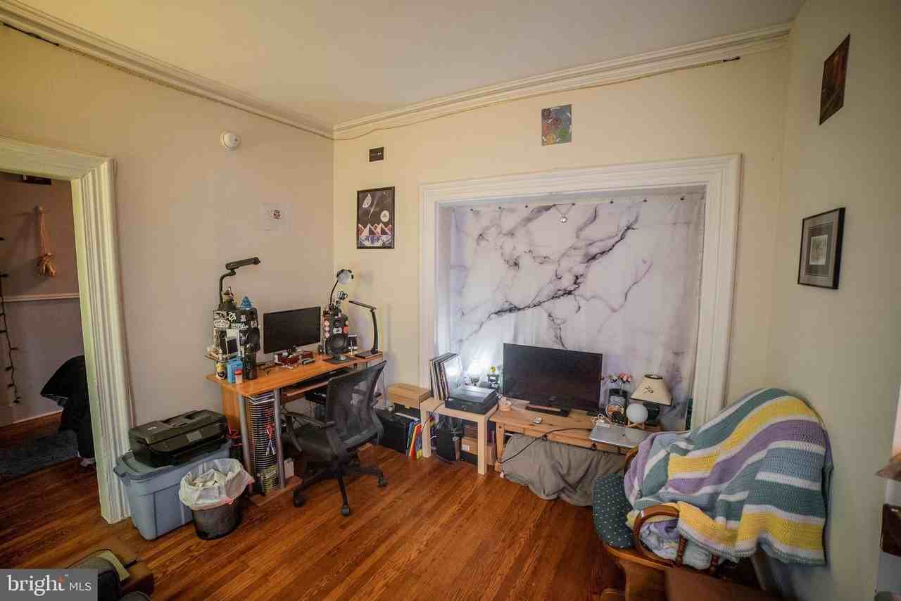 257 S 20th St #2R - Photo 6 of 12