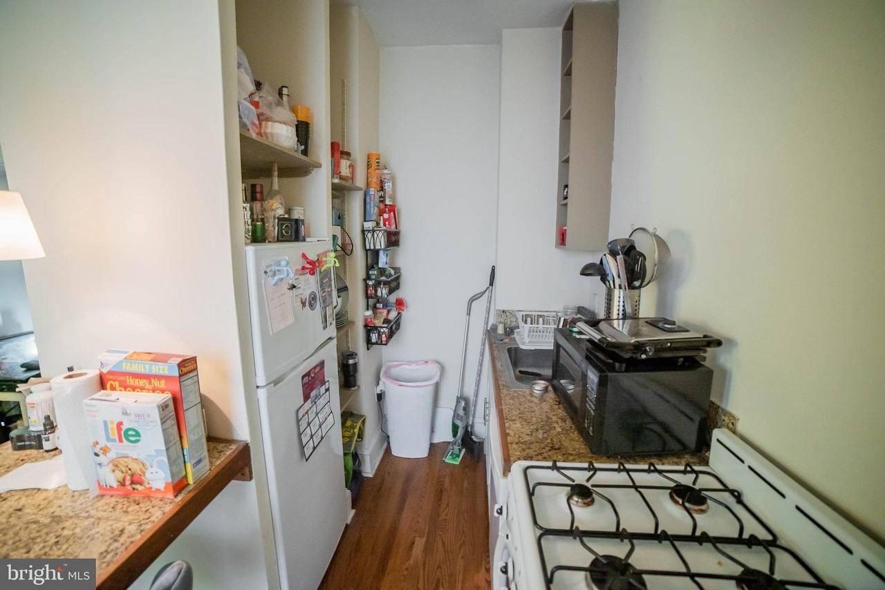 257 S 20th St #2R - Photo 7 of 12