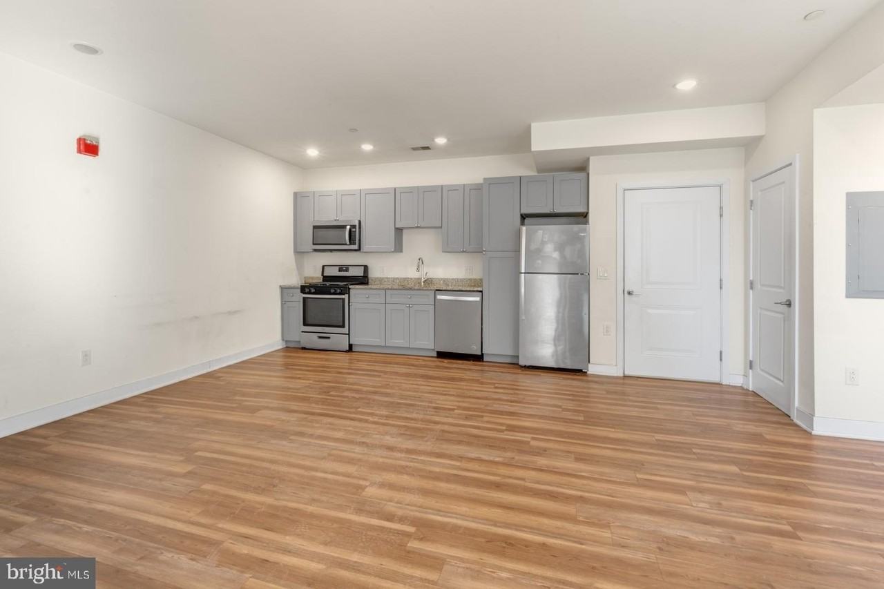 2411 Kensington Ave #206 - Photo 5 of 41