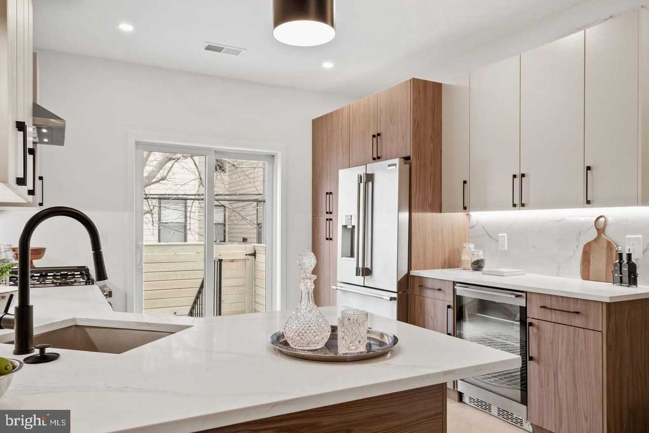 2209 Montrose St - Photo 6 of 50