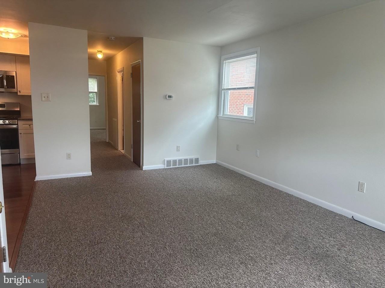 592 Livezey St #2ndFL - Photo 3 of 12