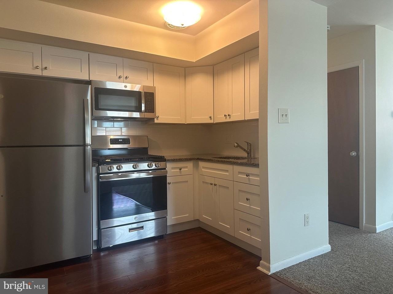 592 Livezey St #2ndFL - Photo 4 of 12
