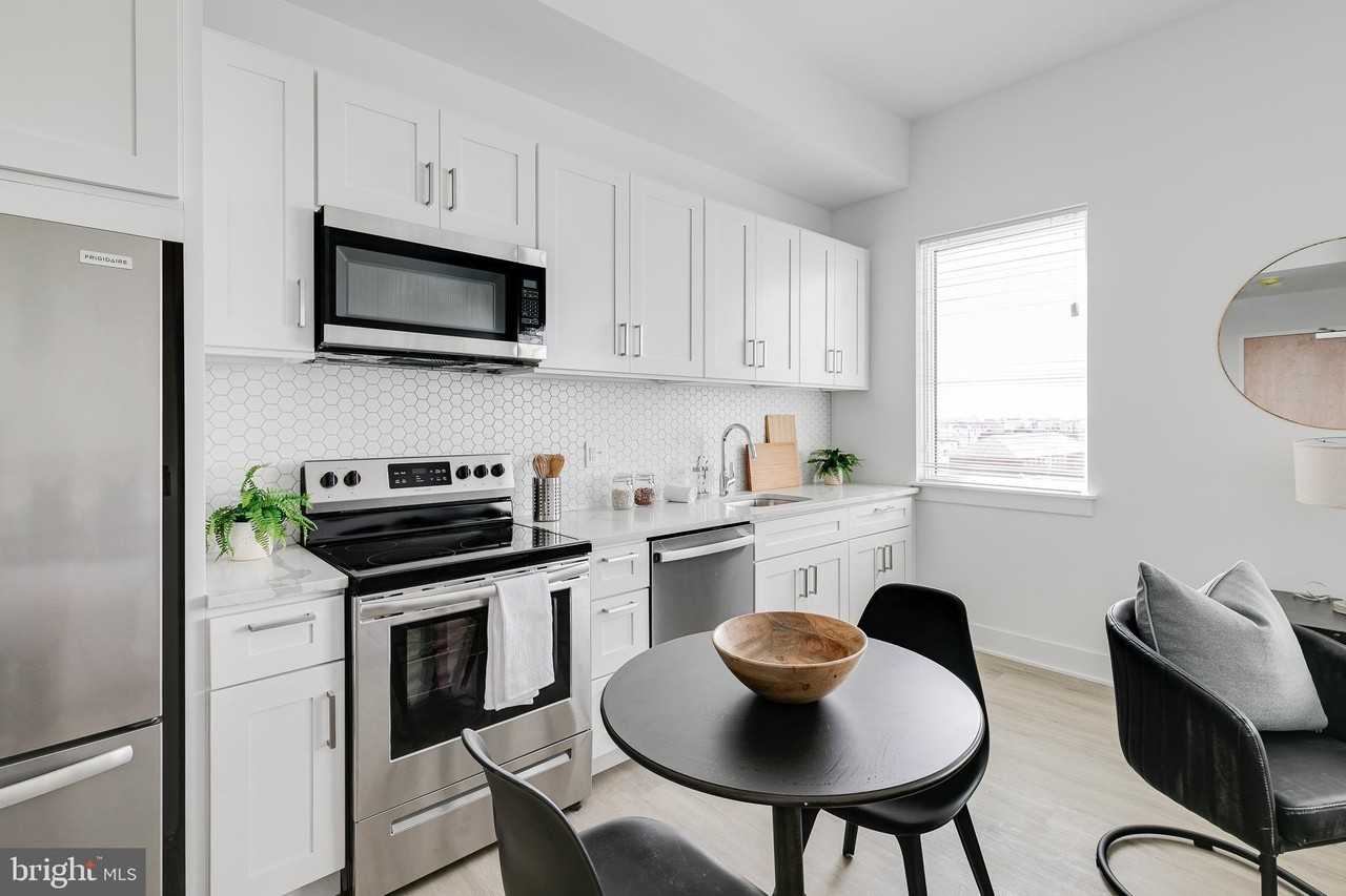 2201 Washington Ave #206 - Photo 4 of 16