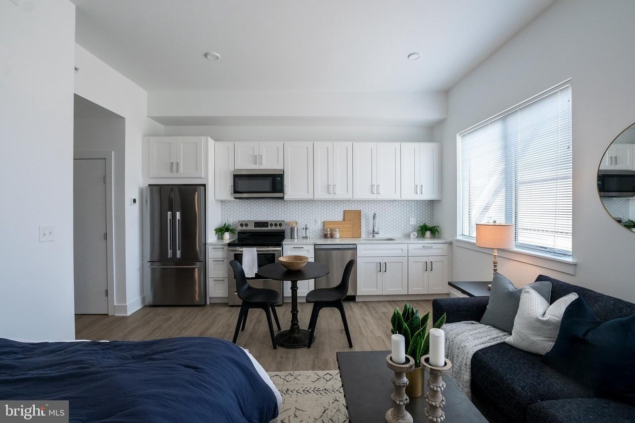 2235 Washington Ave #404 - Photo 4 of 14
