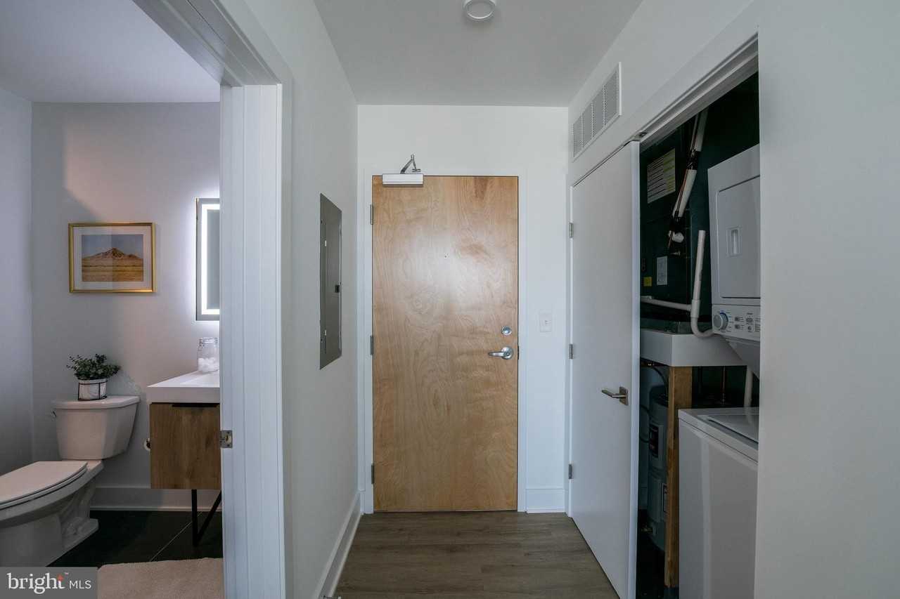 2235 Washington Ave #404 - Photo 7 of 14