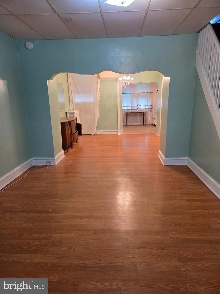 2014 S 68th St - Photo 3 of 9