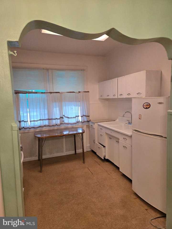 2014 S 68th St - Photo 4 of 9