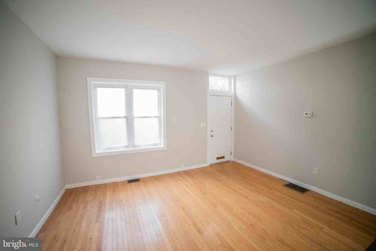 1107 N 3rd St - Photo 2 of 22