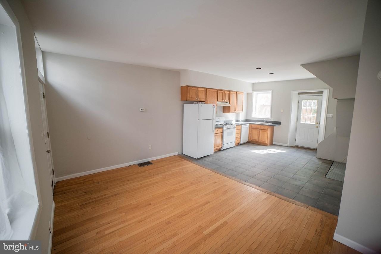 1107 N 3rd St - Photo 3 of 22