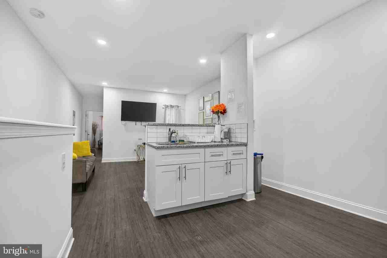 3138 W Allegheny Ave #B - Photo 7 of 22