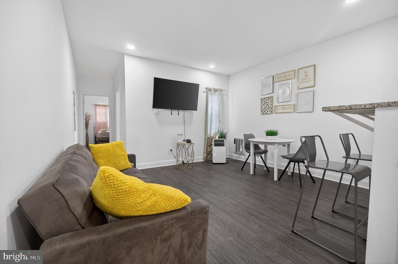 3138 W Allegheny Ave #B - Photo 7 of 21