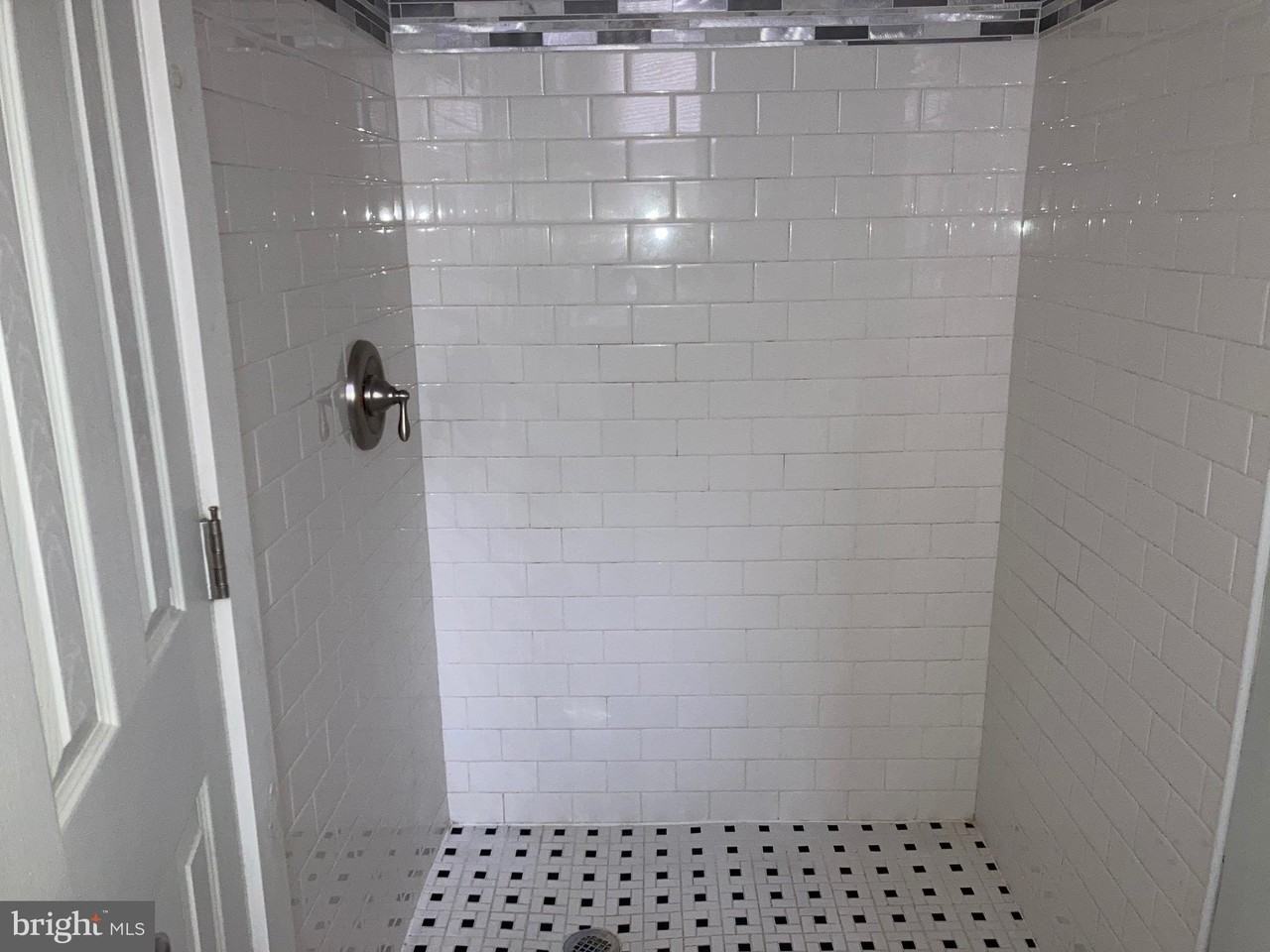 742 S 53rd St - Photo 5 of 19