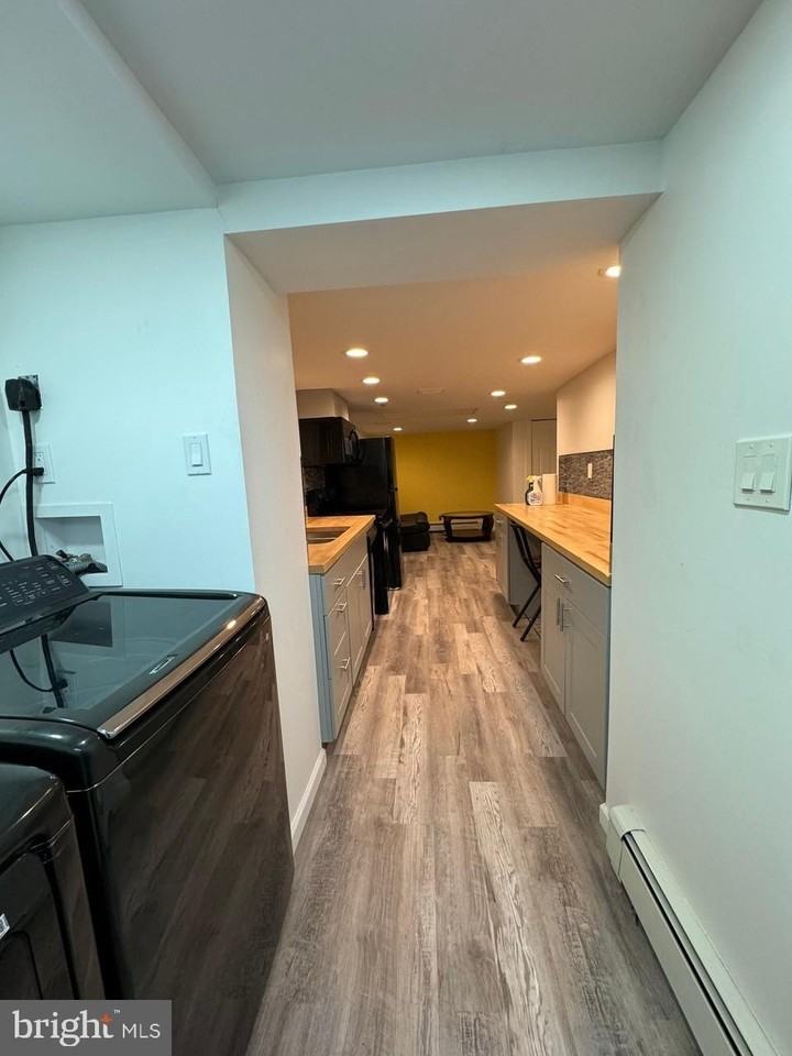 587 Peacock St - Photo 5 of 21