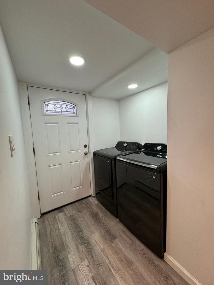 587 Peacock St - Photo 7 of 21