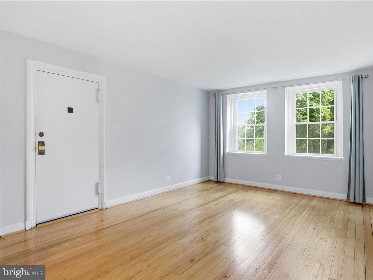 2832 S Abingdon St #B1 - Photo 2 of 18