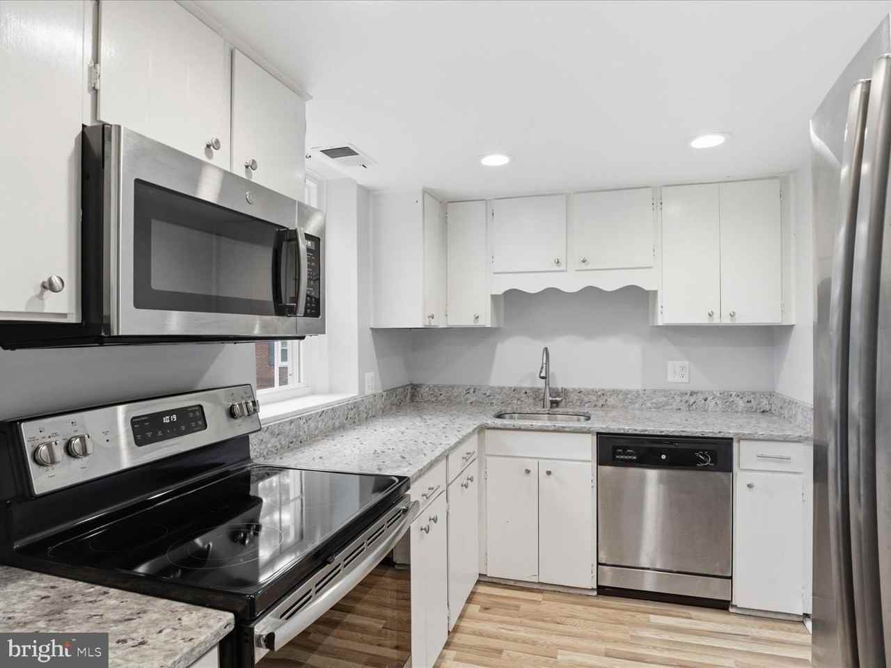 2832 S Abingdon St #B1 - Photo 5 of 18