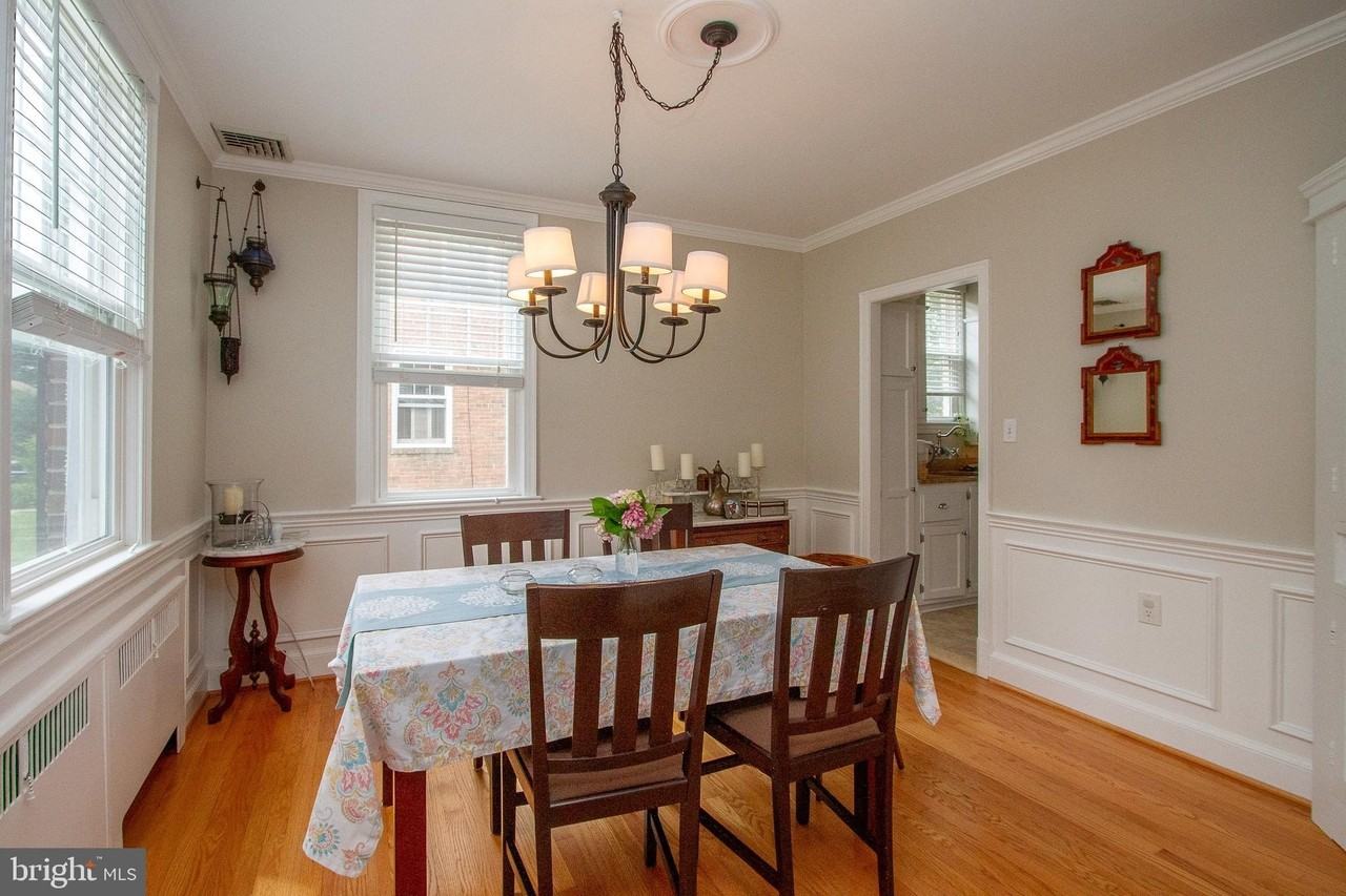 204 S Ivy St - Photo 5 of 38