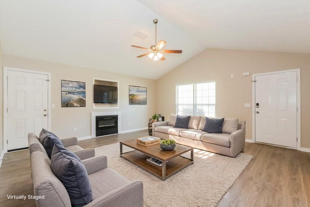 1052 Navaho Trl - Photo 3 of 19