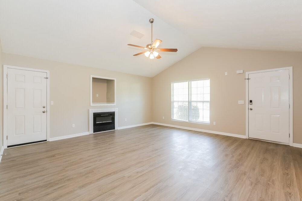 1052 Navaho Trl - Photo 4 of 19