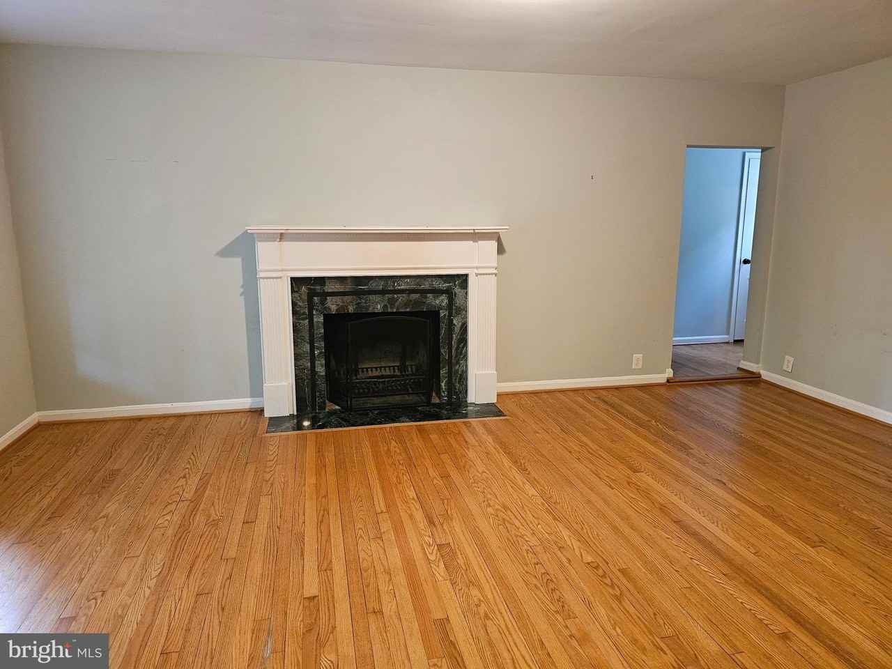 9126 Old Courthouse Rd - Photo 4 of 12