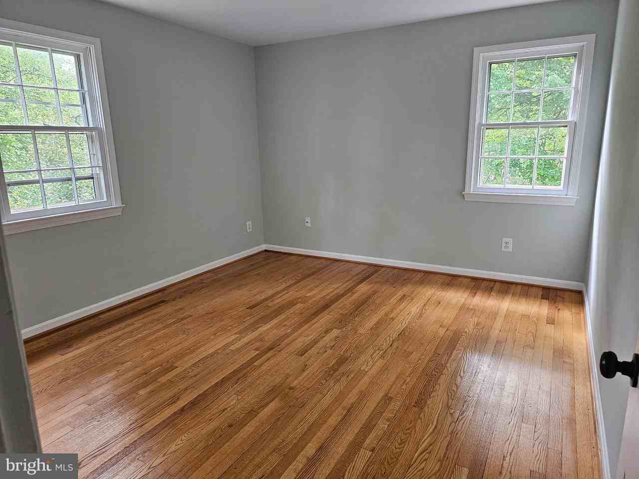 9126 Old Courthouse Rd - Photo 6 of 12