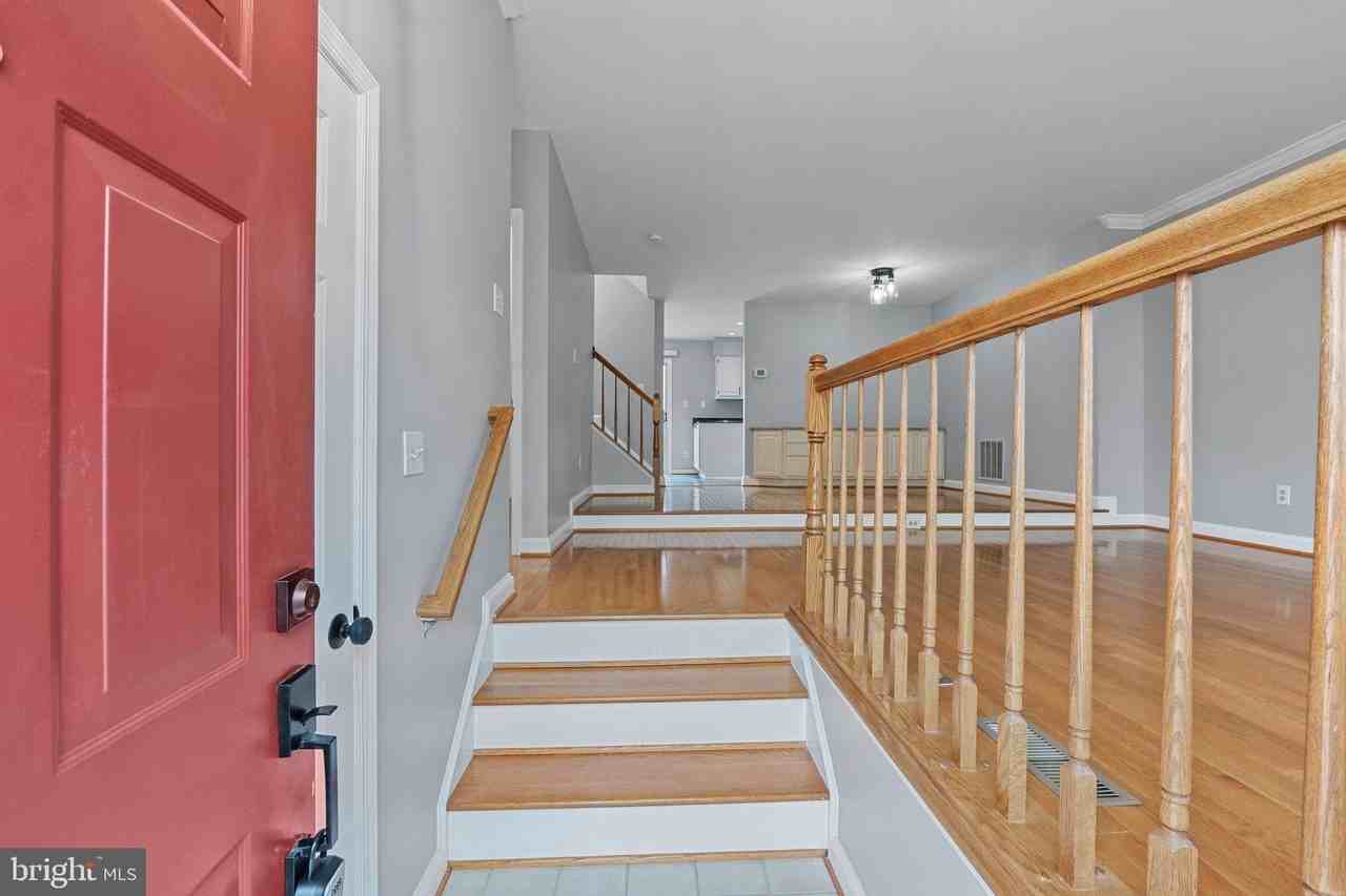 6804 Signature Cir - Photo 3 of 28