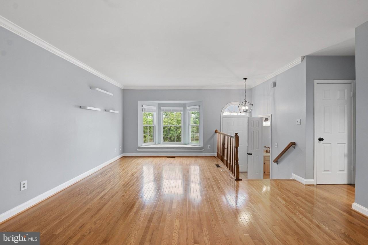 6804 Signature Cir - Photo 4 of 28