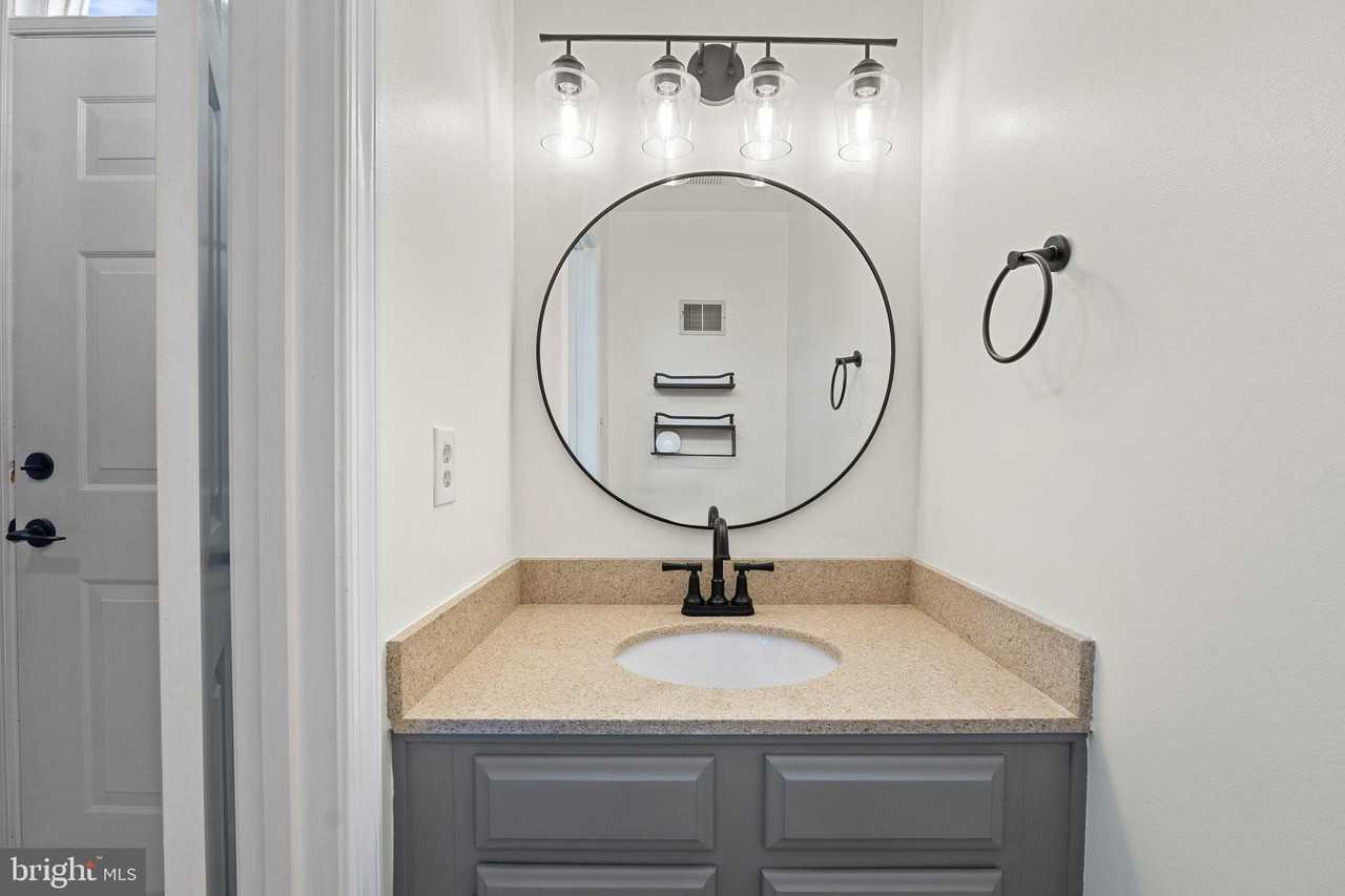 6804 Signature Cir - Photo 7 of 28