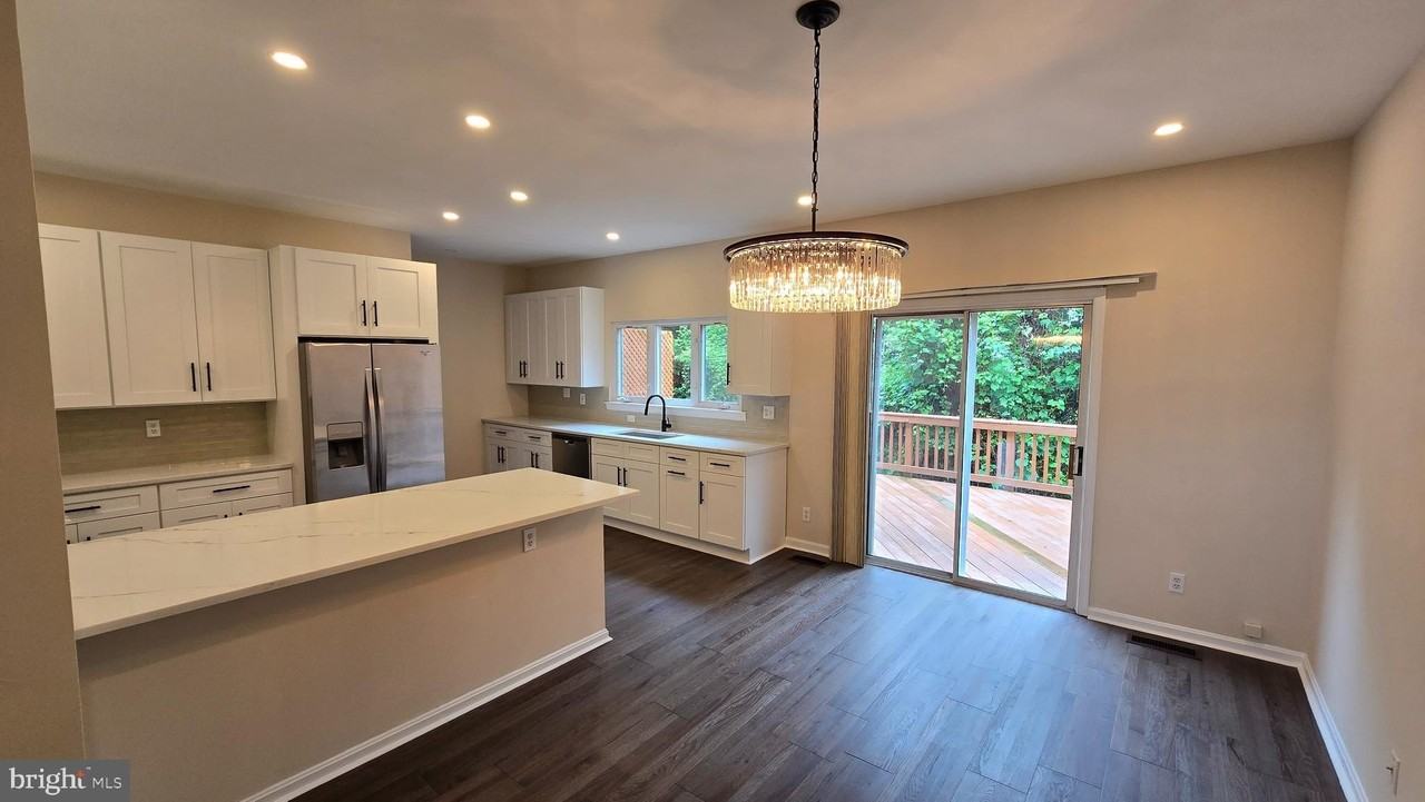 2919 Mainstone Dr - Photo 6 of 17